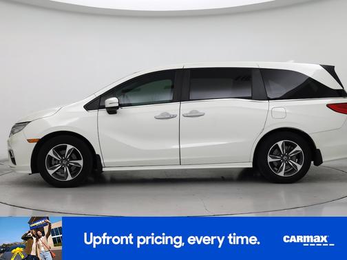 White 2018 Honda Odyssey Touring