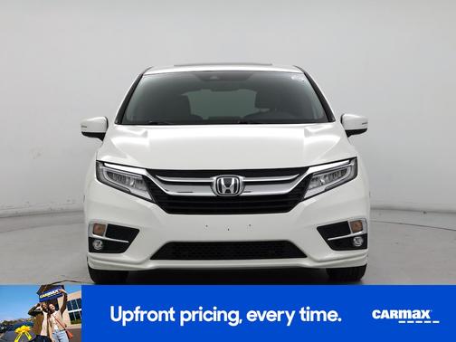 White 2018 Honda Odyssey Touring