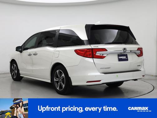 White 2018 Honda Odyssey Touring
