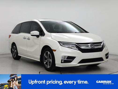 White 2018 Honda Odyssey Touring