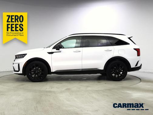 White 2022 Kia Sorento SX