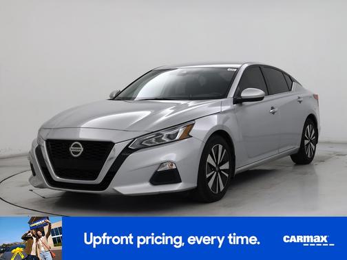 Silver 2022 Nissan Altima SV