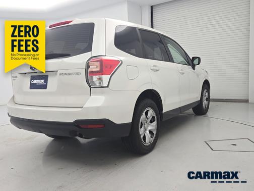 White 2018 Subaru Forester 2.5I