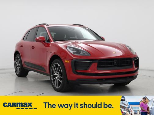 2024 Porsche Macan Base (PDK)