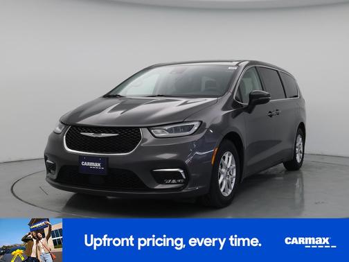 Gray 2023 Chrysler Pacifica Touring L