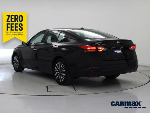 Black 2025 Nissan Altima SV