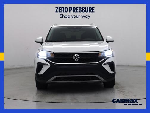 White 2023 Volkswagen Taos SE