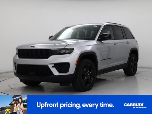 Silver 2023 Jeep Grand Cherokee Altitude