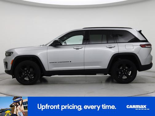Silver 2023 Jeep Grand Cherokee Altitude