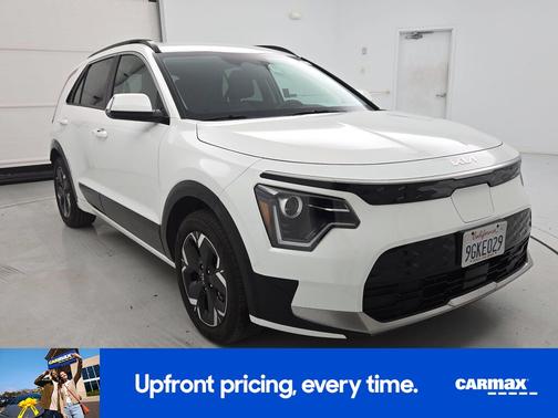 White 2023 Kia Niro EV Wind