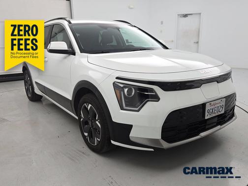 White 2023 Kia Niro EV Wind