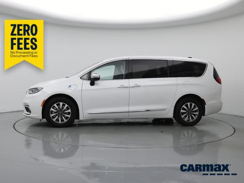 White 2023 Chrysler Pacifica Hybrid Limited