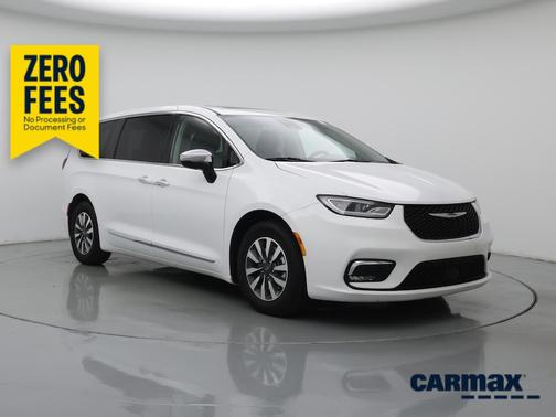 White 2023 Chrysler Pacifica Hybrid Limited