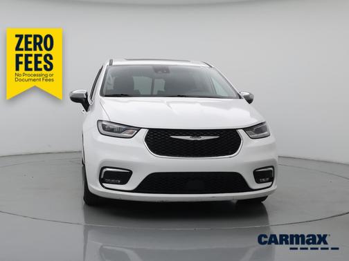 White 2023 Chrysler Pacifica Hybrid Limited