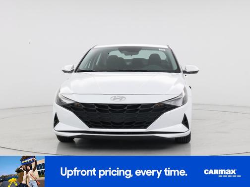 2022 Hyundai ELANTRA SE