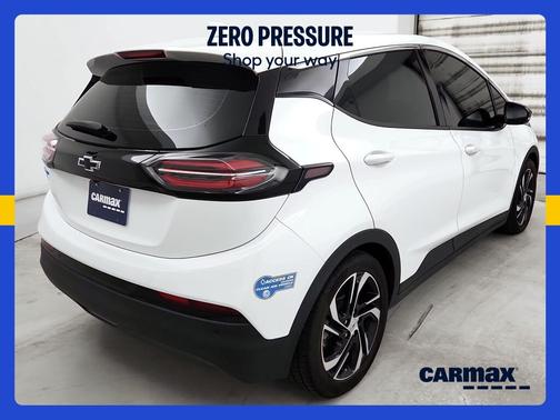 White 2022 Chevrolet Bolt EV 2LT