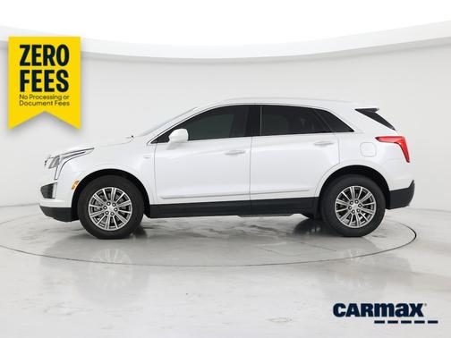 White 2017 Cadillac XT5 Luxury
