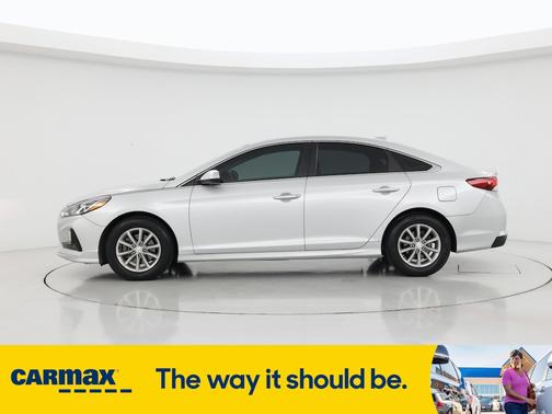 2018 Hyundai SONATA SE
