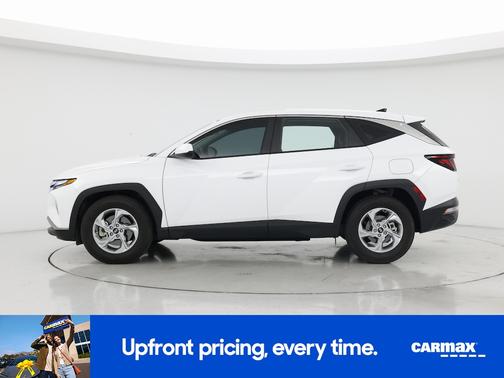 White 2024 Hyundai TUCSON SE