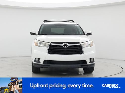 White 2016 Toyota Highlander XLE