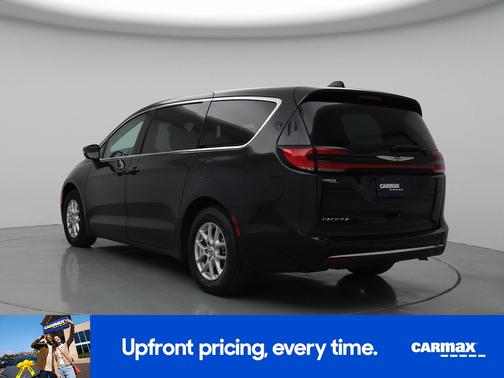 Black 2023 Chrysler Pacifica Touring L