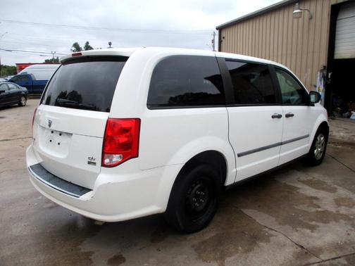 Photo 4 of 27 of 2012 RAM Cargo C/V