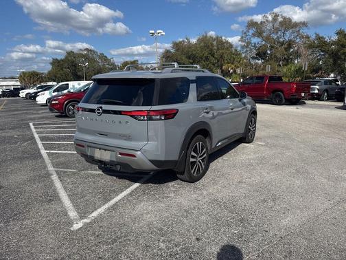 2023 Nissan Pathfinder Platinum 4WD