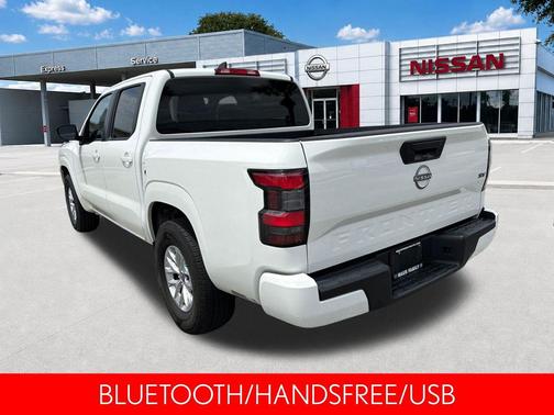 Glacier White 2024 Nissan Frontier SV
