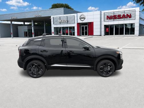 Super Black 2026 Nissan Kicks SR