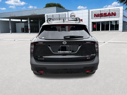 Super Black 2026 Nissan Kicks SR
