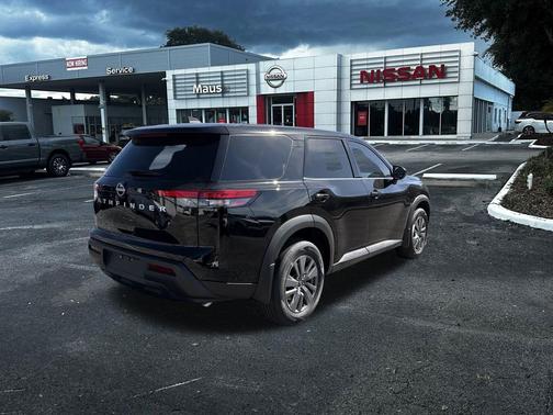 2025 Nissan Pathfinder S FWD