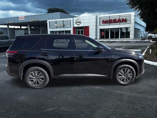 2025 Nissan Pathfinder S FWD