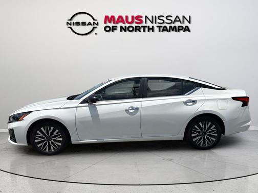 Pearl White Tricoat 2024 Nissan Altima 2.5 SV
