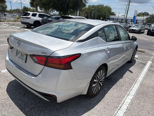Brilliant Silver Metallic 2023 Nissan Altima 2.5 SV