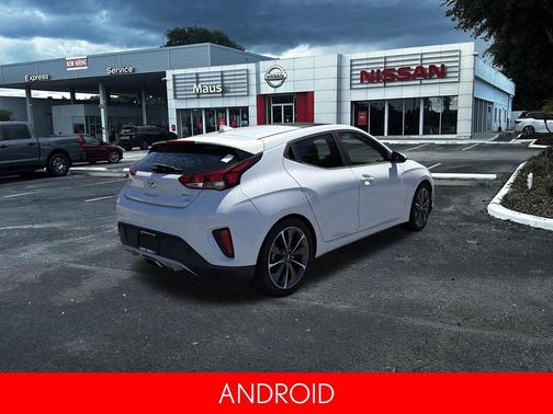 2020 Hyundai Veloster 2