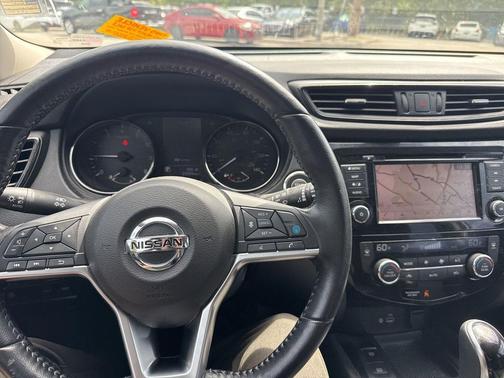 Brilliant Silver Metallic 2020 Nissan Rogue SV