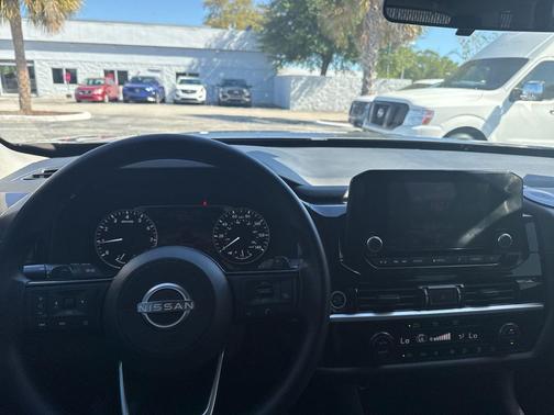 2022 Nissan Pathfinder S 4WD