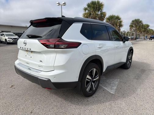 2025 Nissan Rogue SL