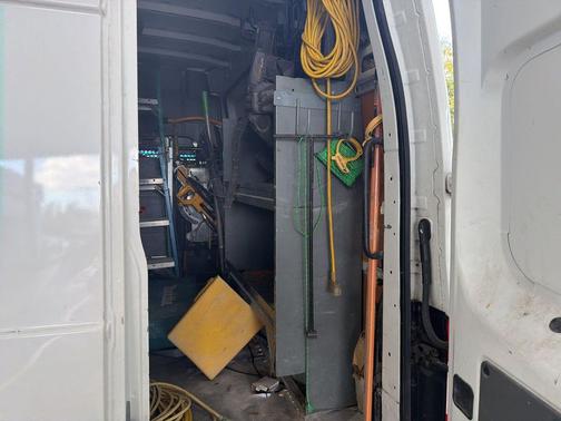 2016 Nissan NV Cargo NV2500 HD SV V8