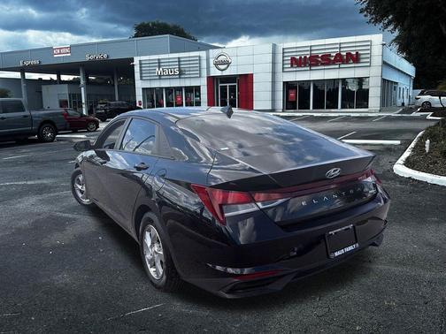 2021 Hyundai ELANTRA SE