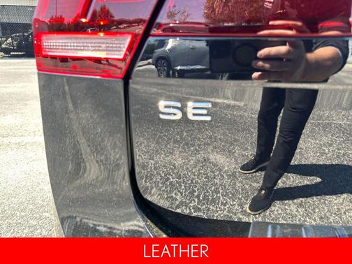 Deep Black 2023 Volkswagen Tiguan 2.0T SE R-Line Black