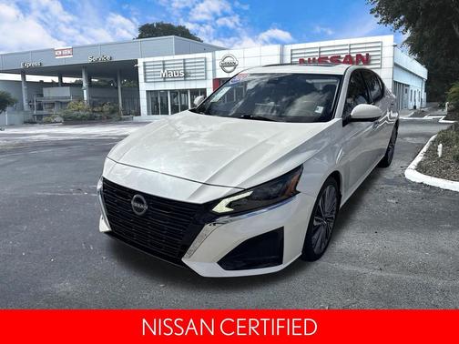 Pearl White Tricoat 2024 Nissan Altima 2.5 SL