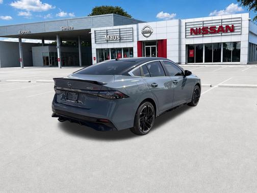 Atlantic Gray Metallic/Super Black 2026 Nissan Sentra SR
