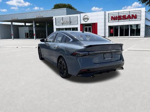 Atlantic Gray Metallic/Super Black 2026 Nissan Sentra SR
