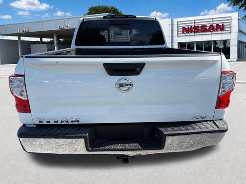 Glacier White 2017 Nissan Titan SV
