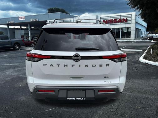 Everest White Pearl Tricoat 2026 Nissan Pathfinder SL