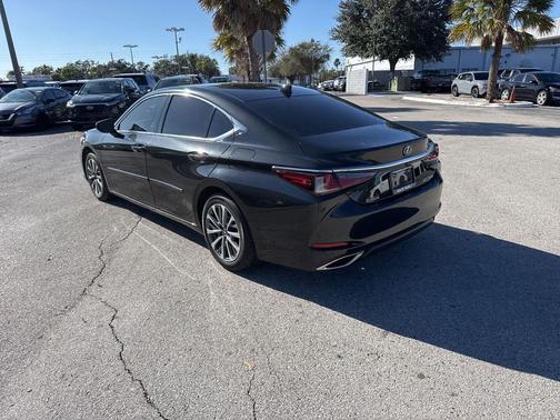 2023 Lexus ES 350 Base