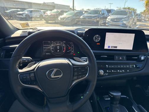 2023 Lexus ES 350 Base