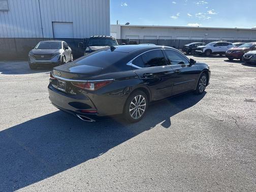 2023 Lexus ES 350 Base