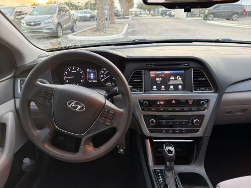 2016 Hyundai SONATA SE